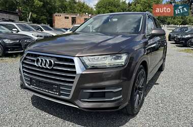 Внедорожник / Кроссовер Audi Q7 2015 в 