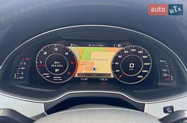 Внедорожник / Кроссовер Audi Q7 2015 в 
