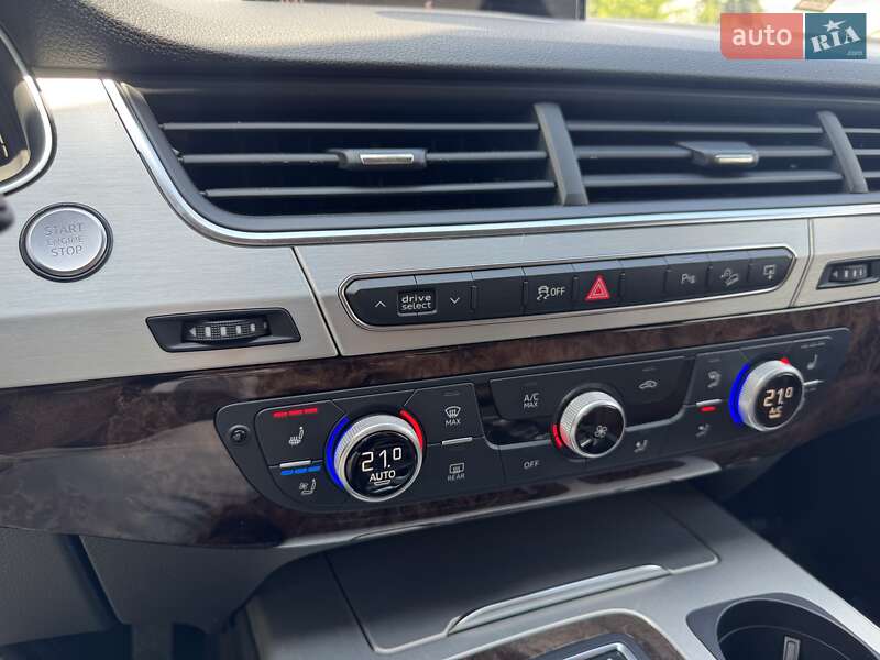 Внедорожник / Кроссовер Audi Q7 2015 в Тернополе