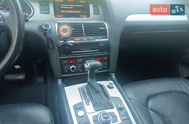 Внедорожник / Кроссовер Audi Q7 2015 в 