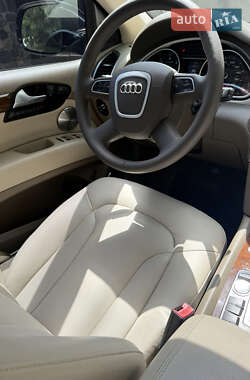 Внедорожник / Кроссовер Audi Q7 2010 в 