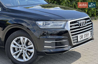 Позашляховик / Кросовер Audi Q7 2018 в 