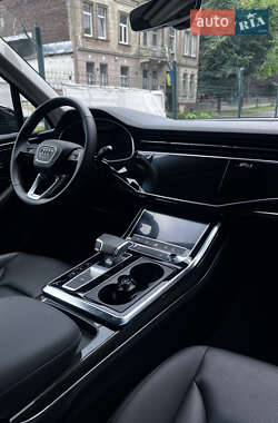 Внедорожник / Кроссовер Audi Q7 2023 в 