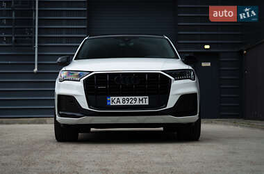 Внедорожник / Кроссовер Audi Q7 2023 в 