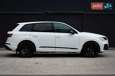 Внедорожник / Кроссовер Audi Q7 2023 в 