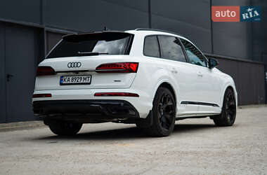 Внедорожник / Кроссовер Audi Q7 2023 в 