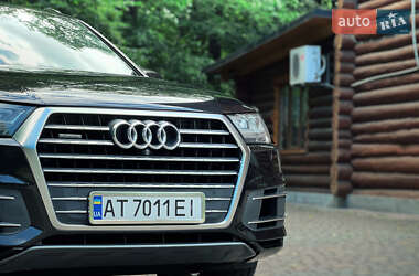 Внедорожник / Кроссовер Audi Q7 2016 в 