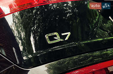 Внедорожник / Кроссовер Audi Q7 2016 в 