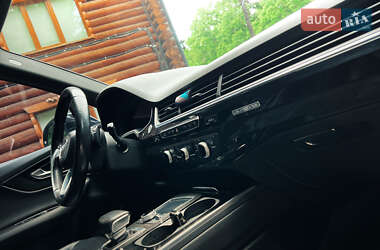 Внедорожник / Кроссовер Audi Q7 2016 в 