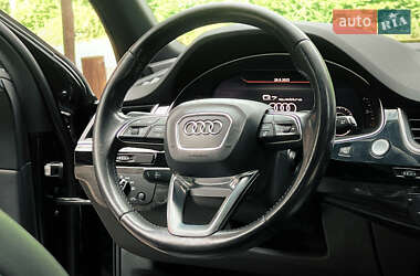 Внедорожник / Кроссовер Audi Q7 2016 в 