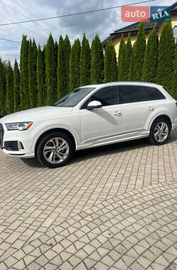 Внедорожник / Кроссовер Audi Q7 2020 в 
