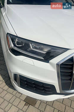 Внедорожник / Кроссовер Audi Q7 2020 в 