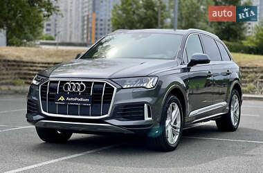 Позашляховик / Кросовер Audi Q7 2021 в 