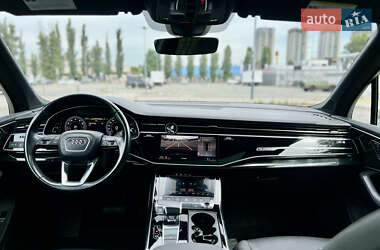 Позашляховик / Кросовер Audi Q7 2021 в 