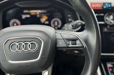 Позашляховик / Кросовер Audi Q7 2021 в 