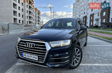 Позашляховик / Кросовер Audi Q7 2016 в 