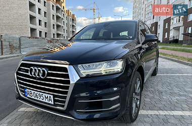 Позашляховик / Кросовер Audi Q7 2016 в 