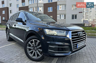 Позашляховик / Кросовер Audi Q7 2016 в 