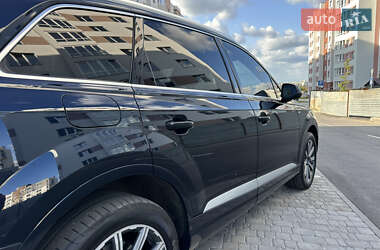 Позашляховик / Кросовер Audi Q7 2016 в 