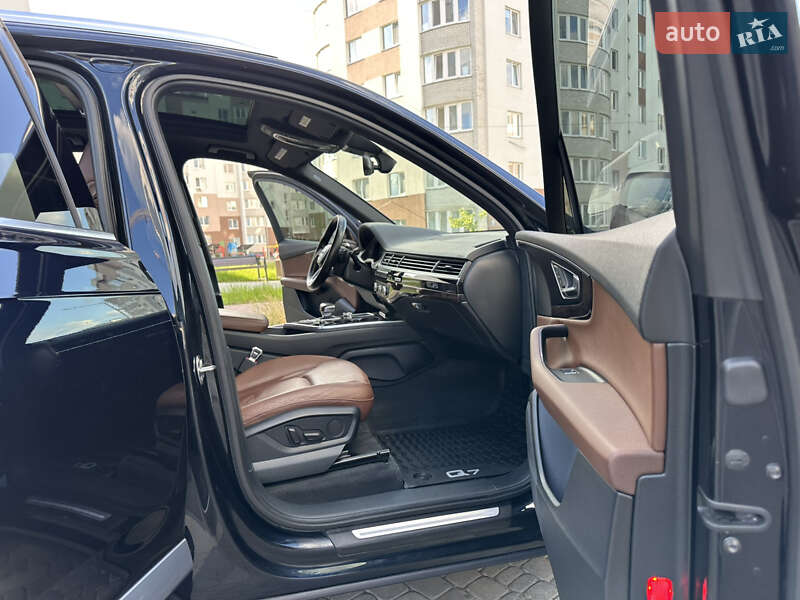 Внедорожник / Кроссовер Audi Q7 2016 в Виннице