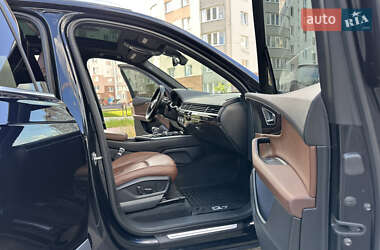 Позашляховик / Кросовер Audi Q7 2016 в 