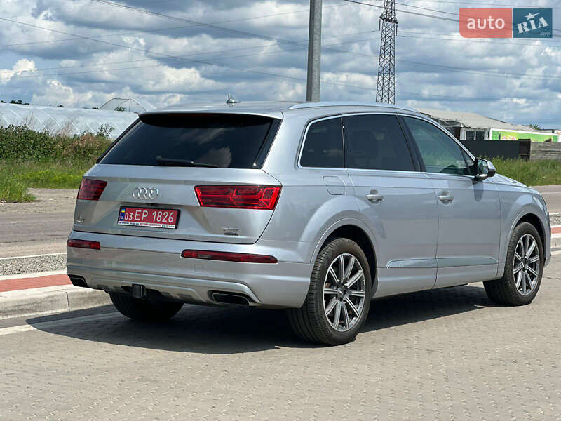 Позашляховик / Кросовер Audi Q7 2017 в Києві