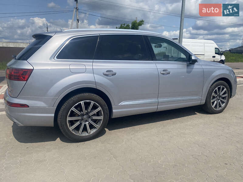 Позашляховик / Кросовер Audi Q7 2017 в Києві