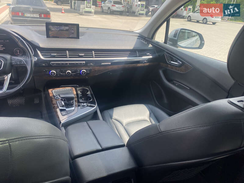 Позашляховик / Кросовер Audi Q7 2017 в Києві