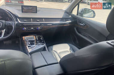 Позашляховик / Кросовер Audi Q7 2017 в 