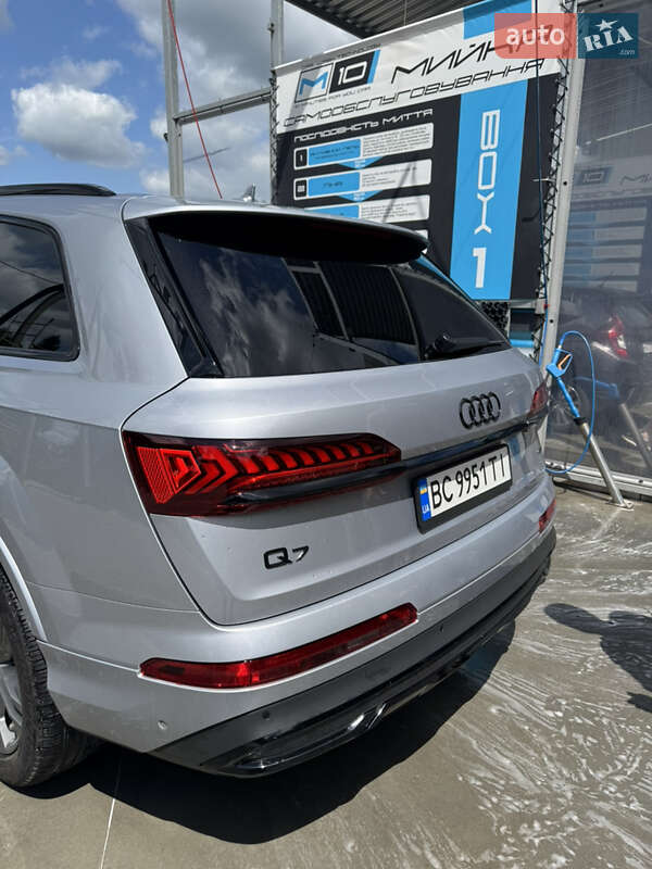 Позашляховик / Кросовер Audi Q7 2022 в Львові