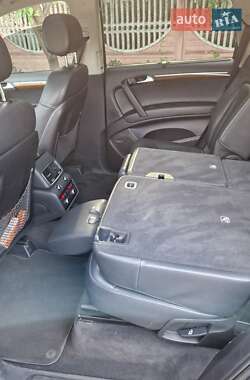 Позашляховик / Кросовер Audi Q7 2012 в 