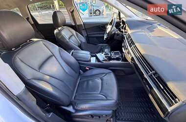 Внедорожник / Кроссовер Audi Q7 2016 в 