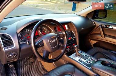 Внедорожник / Кроссовер Audi Q7 2007 в 