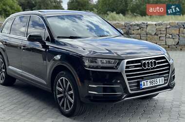 Внедорожник / Кроссовер Audi Q7 2016 в 