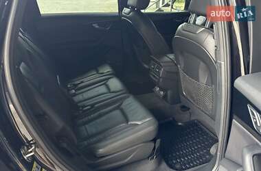 Внедорожник / Кроссовер Audi Q7 2016 в 