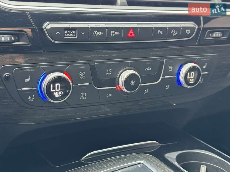 Внедорожник / Кроссовер Audi Q7 2017 в Киеве