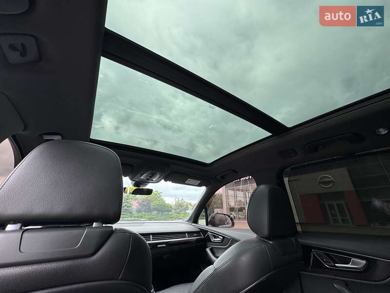 Позашляховик / Кросовер Audi Q7 2017 в Києві