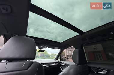 Позашляховик / Кросовер Audi Q7 2017 в 