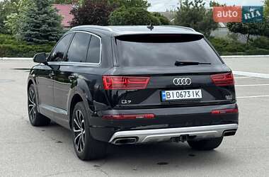 Позашляховик / Кросовер Audi Q7 2017 в 