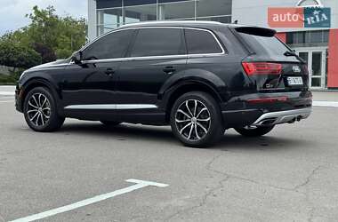 Позашляховик / Кросовер Audi Q7 2017 в 