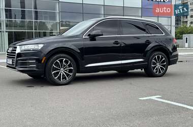 Позашляховик / Кросовер Audi Q7 2017 в 