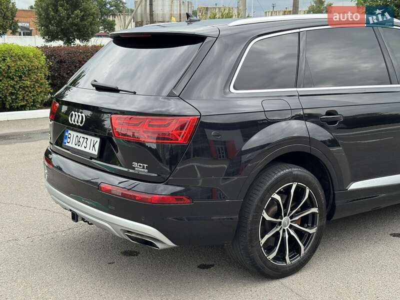 Внедорожник / Кроссовер Audi Q7 2017 в Киеве