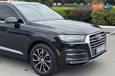 Позашляховик / Кросовер Audi Q7 2017 в 