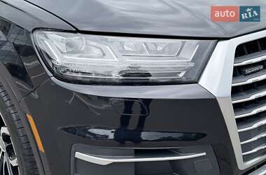 Позашляховик / Кросовер Audi Q7 2017 в 