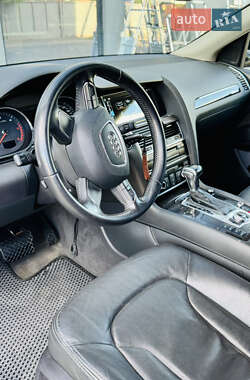 Внедорожник / Кроссовер Audi Q7 2014 в 