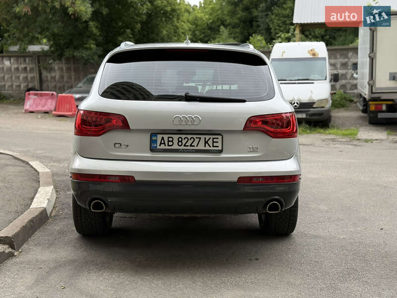 Позашляховик / Кросовер Audi Q7 2014 в Києві