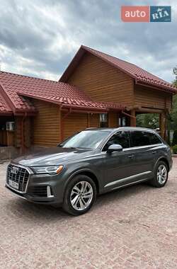 Внедорожник / Кроссовер Audi Q7 2020 в 