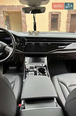 Внедорожник / Кроссовер Audi Q7 2020 в 
