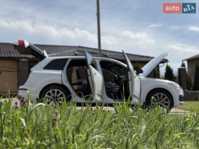 Внедорожник / Кроссовер Audi Q7 2017 в Одессе