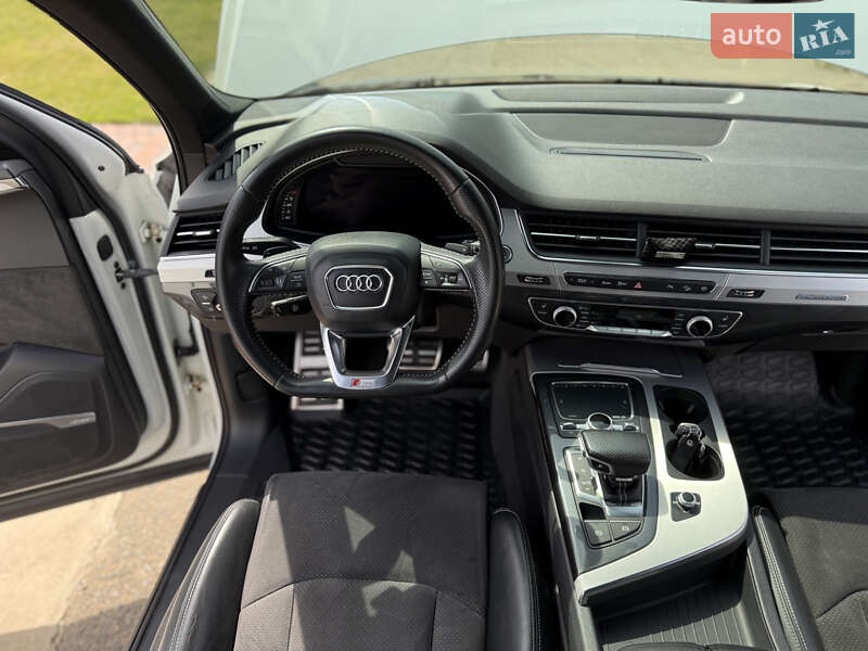 Внедорожник / Кроссовер Audi Q7 2017 в Одессе